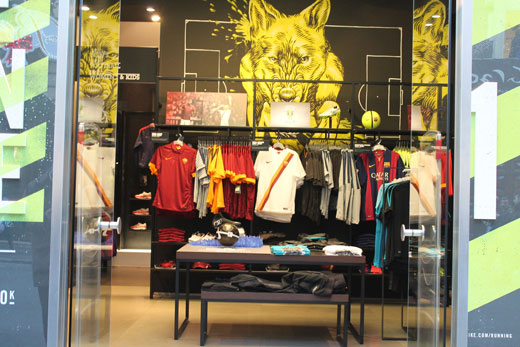 Nike Store ( Via del Corso) - Abbigliamento, Abbigliamento Sportivo,  Accessori Abbigliamento, Calzature e accessori, °Official Store -  allrome.it | Attività e servizi di Roma